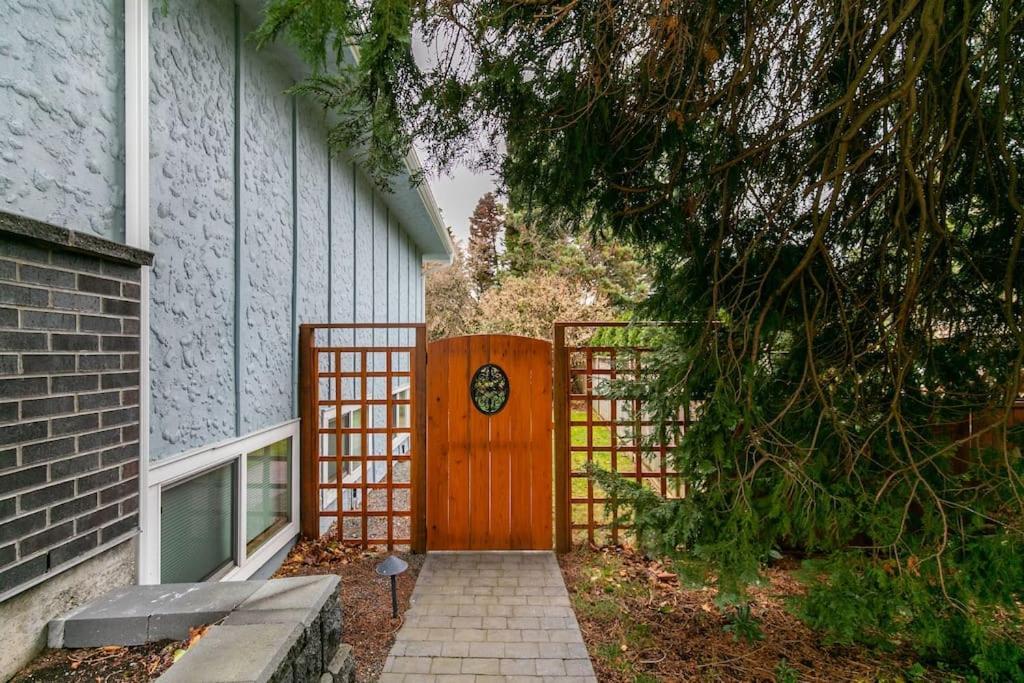Lovely 1 Bedroom Suite Near Town Victoria Exterior foto