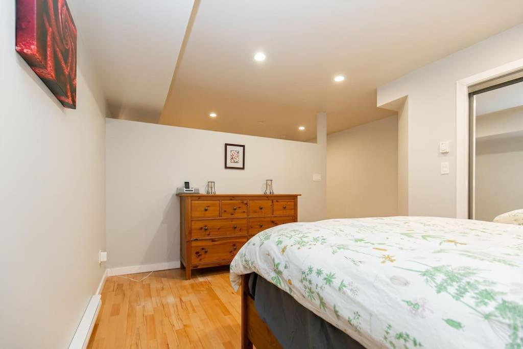 Lovely 1 Bedroom Suite Near Town Victoria Exterior foto