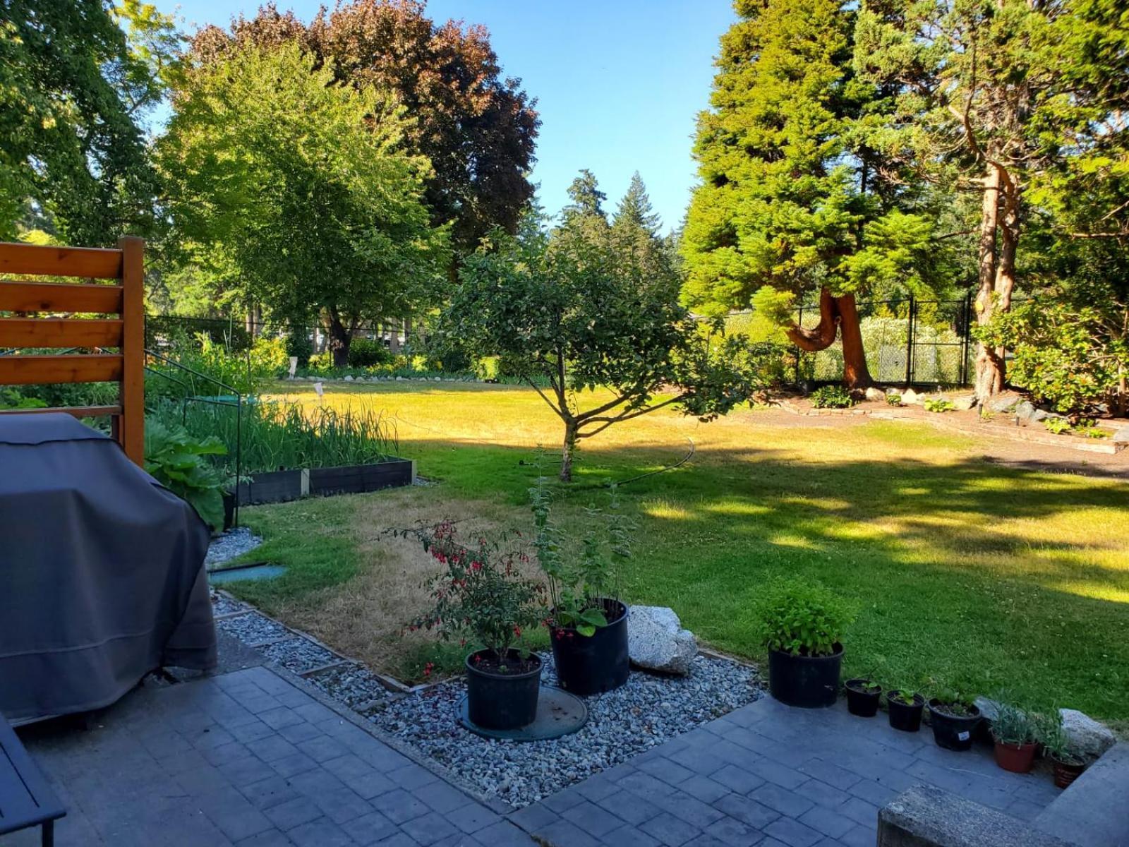 Lovely 1 Bedroom Suite Near Town Victoria Exterior foto